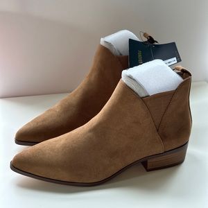 NWT Brown ankle boots, pointed toe, heel, Forever 21